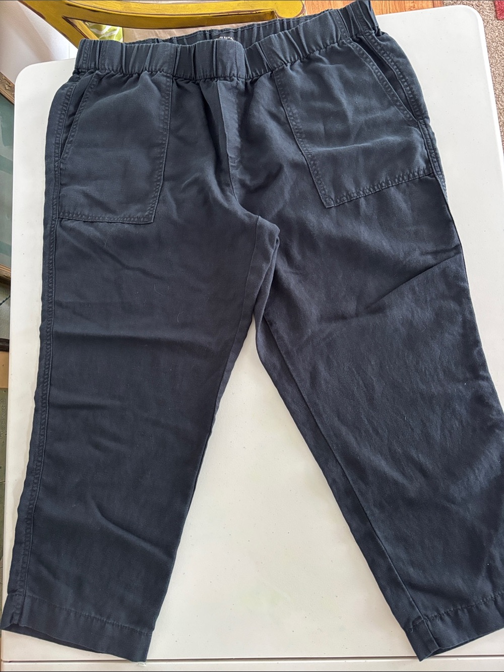 Banana Republic Black Elastic Waist Capri Pants